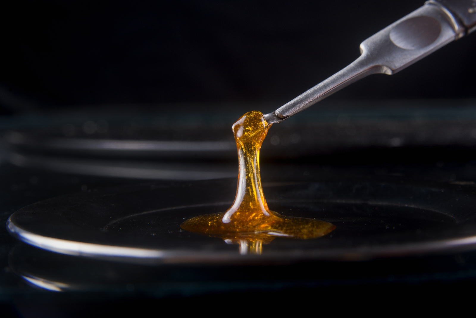 what-are-dabs-here-s-what-you-need-to-know-about-dab-weed